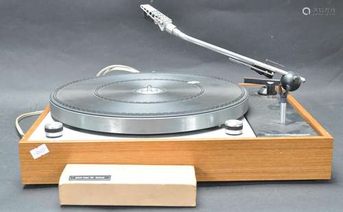 20TH CENTURY RETRO THORENS RECORD PLAYER.