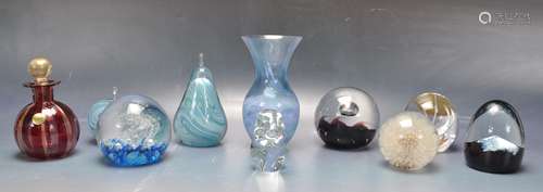 COLLECTION OF VINTAGE STUDIO ART GLASS PAPERWEIGHTS AND GLAS...