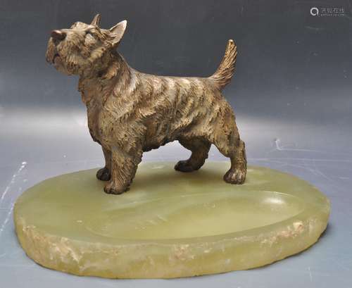 EARLY 20TH CENTURY ONYX AND SPELTER DOG ASH / PIN TRAY