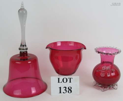 A 19th Century cranberry glass rinser,