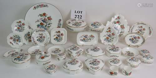 30 pieces of Wedgwood Kutani Crane pattern decorative ware i...