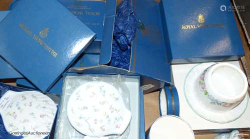 A quantity of boxed Worcester ceramics