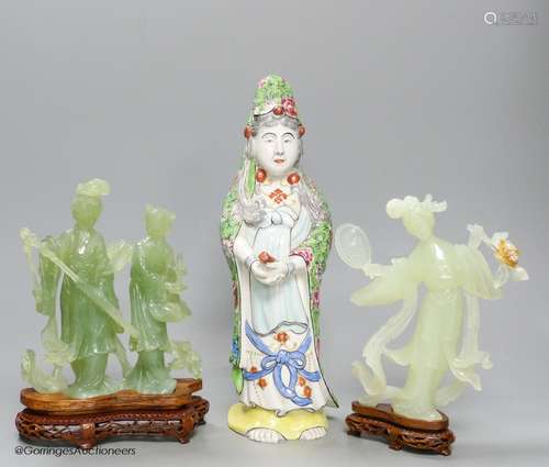 A pair of cased Chinese bowenite jade figure carvings and a ...