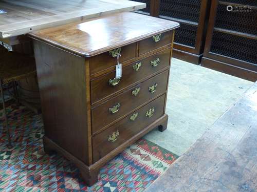 A small George III mahogany chest of drawers, width 75cm, de...