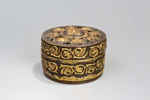 A Gilt Buddha's Eight Treasures Pattern Bronze Round Box