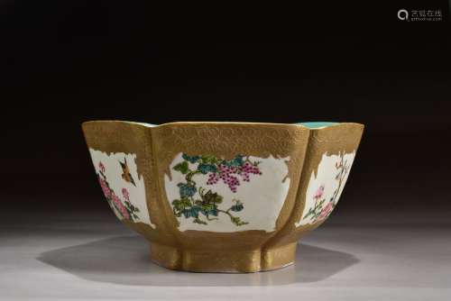 A Famille Rose Flower Pattern Porcelain Bowl