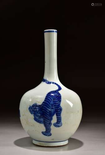 A Blue and White Beast Pattern Porcelain Vase