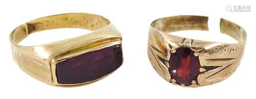 16ct gold stone set ring and a 9ct gold garnet ring