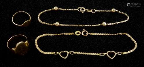 Gold heart link bracelet