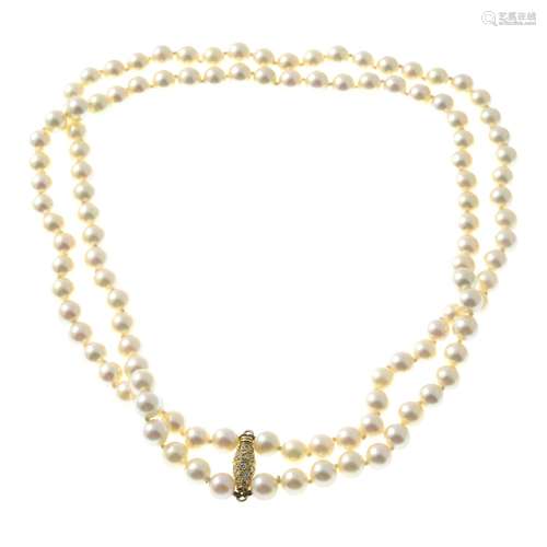 A cultured pearl necklace,