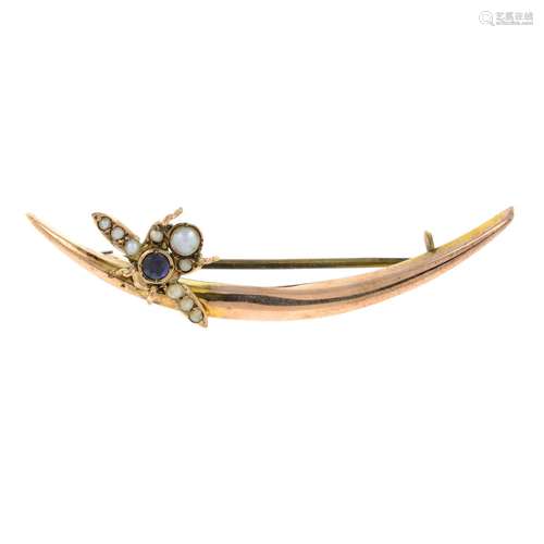 A late Victorian 9ct gold amethyst and split pearl brooch,