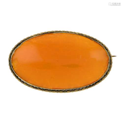 An amber brooch.Length 5.5cms.
