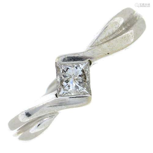 An 18ct gold diamond crossover ring.Diamond estimated weight...