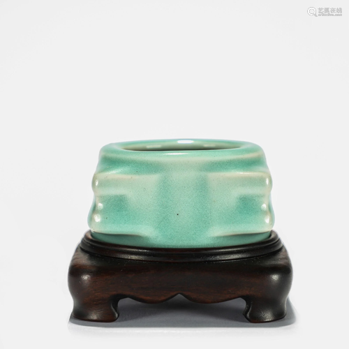 Longquan Kiln Celadon Glazed Brush Washer