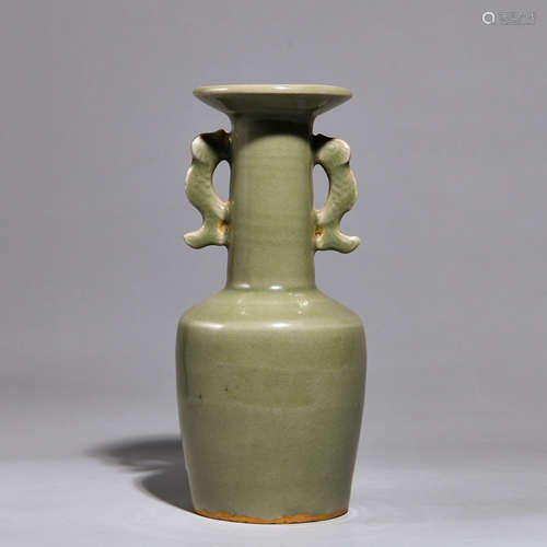 A LONGQUAN KILN BOTTLE WITH DOUBLE EARS