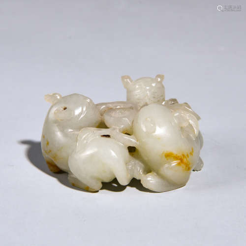 A WHITE JADE  AUSPICIOUS BEAST