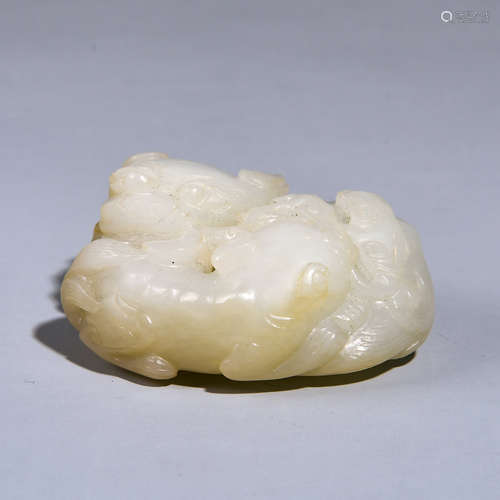 A WHITE JADE  AUSPICIOUS BEAST