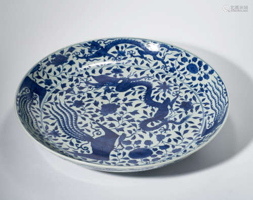 MING DYNASTY BLUE AND WHITE DRAGON AND PHOENIX PATTERN PLATE