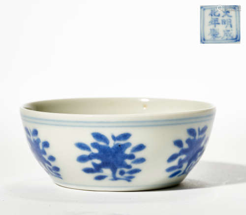 MING DYNASTY CHENGHUA BLUE AND WHITE CUP