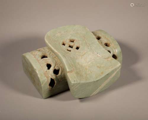 The Tang Dynasty jade pillow