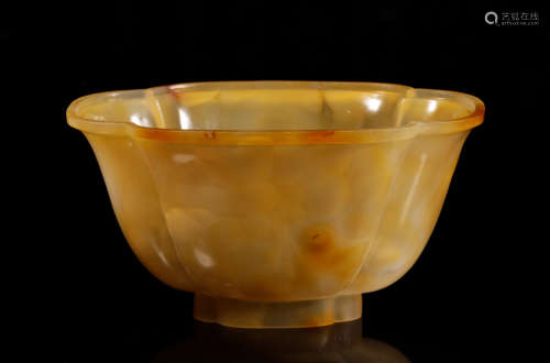 Qing Dynasty agate begonia shaped bowl