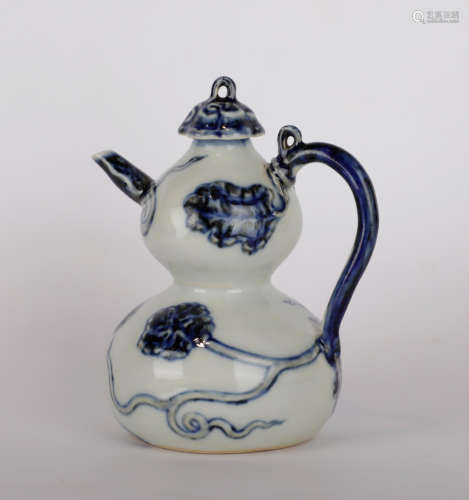 Ming dynasty blue and white calabash shaped ewer