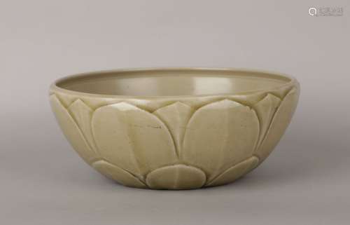 Yue Kiln lotus flap grain bowl of Song Dynasty
