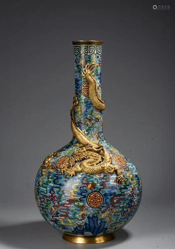 A Chinese Cloisonne Enamel Dragon Vase,Qianlong Period