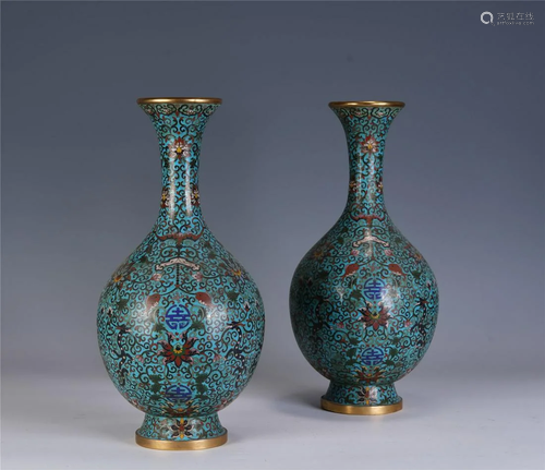 A Pair of Chinese Cloisonne Enamel Vases , Qing