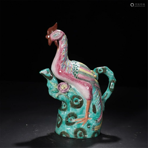 A Chinese Famille Rose Pot, Qing Dynasty