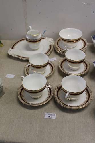 A Salisbury 'Sarum' tea set 19 pieces Collection Only