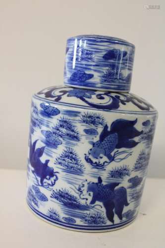 A Chinese porcelain tea cannister with marks to base h19cm