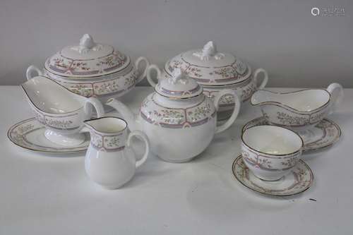 A part Royal Worcester 'Lagoon' pattern dinner service