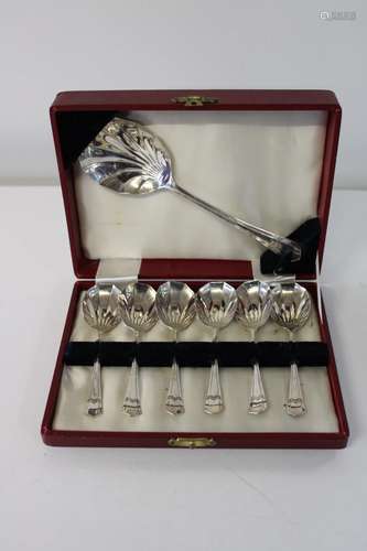 A boxed set of vintage cutlery