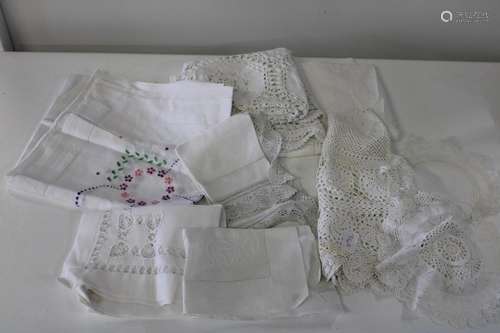 A small selection of vintage linen etc