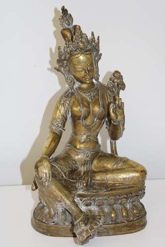 A Nepalese green Tara bronze figurine h33 w20cm