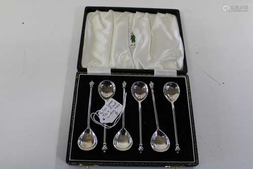 A cased set of hallmarked Sterling silver tea spoons with tw...