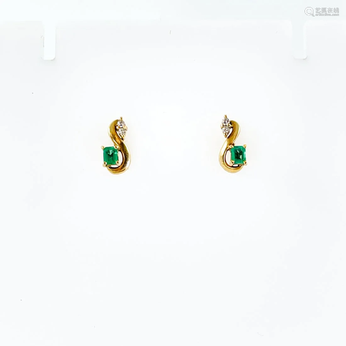 Emerald and Diamond Gold Earrings