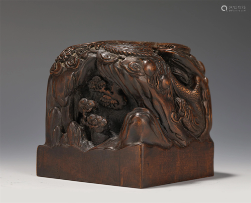 A CHINESE CARVED ALOES-WOOD DRAGON SEAL