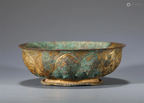 A CHINESE GILT-BRONZE LOTUS-PETAL BOWL