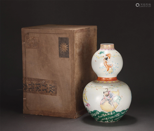 A CHINESE FAMILLE ROSE FIGURAL DOUBLE-GOURDS VASE