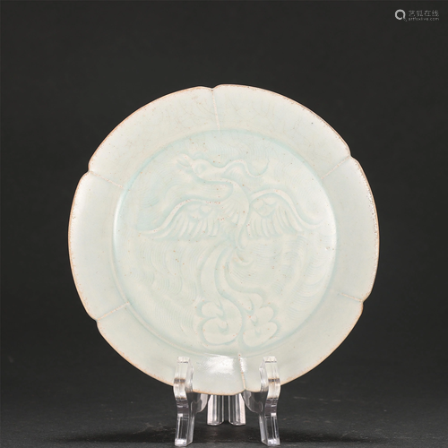 A CHINESE HUTIAN TYPE LOBED PLATE