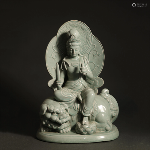 A CHINESE RU TYPE PORCELAIN GUANYIN