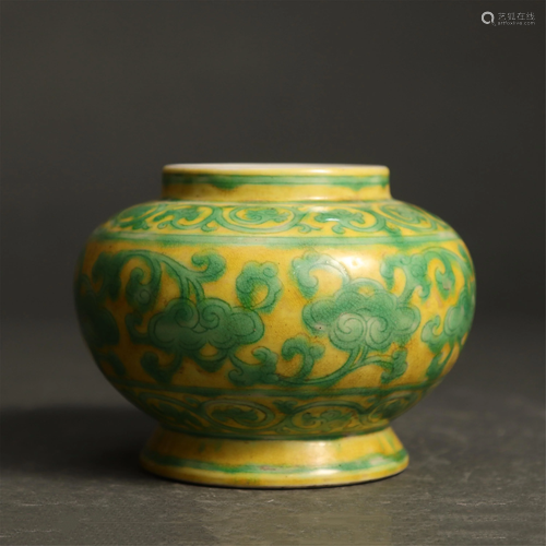 A CHINESE YELLOW GROUND AND GREEN ENAMELED JAR