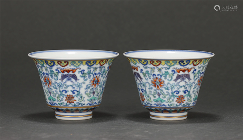 PAIR OF CHINESE DOU-CAI FLORAL CUPS