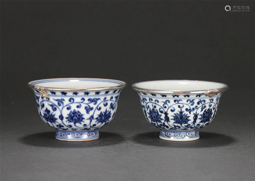 PAIR OF CHINESE SILVER-MOUNTED BLUE AND WHITE CUPS