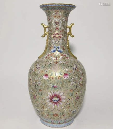 Chinese Famille Rose Porcelain Vase,Mark