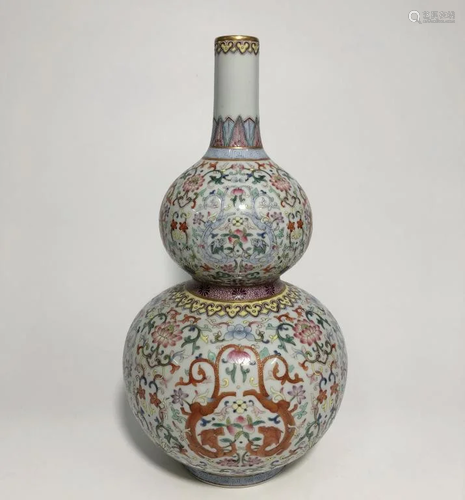 Chinese Famille Rose Porcelain Gourd Vase,Mark