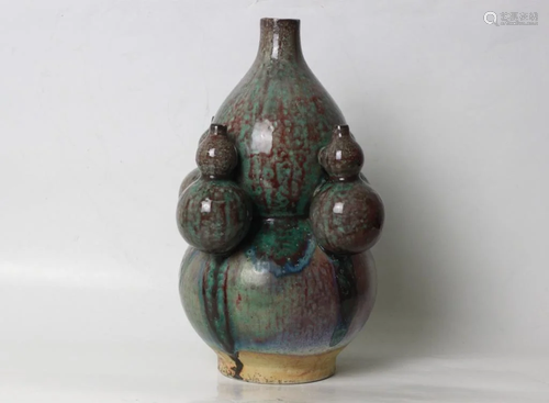 Chinese Yaobian Gourd Shape Porcelain Vase