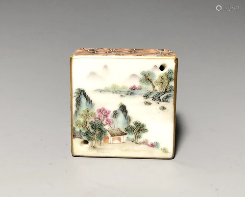 Chinese Famille Rose Porcelain Box,Mark